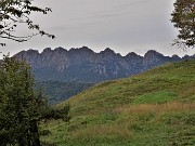 18 Scorcio sulle punte del Resegone, da poco salito